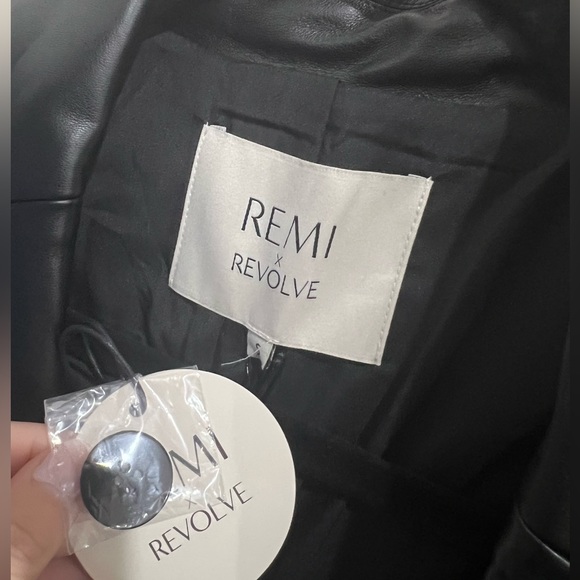 NWT Remi x Revolve SOLD OUT Faux Leather Blazer - Picture 5 of 5